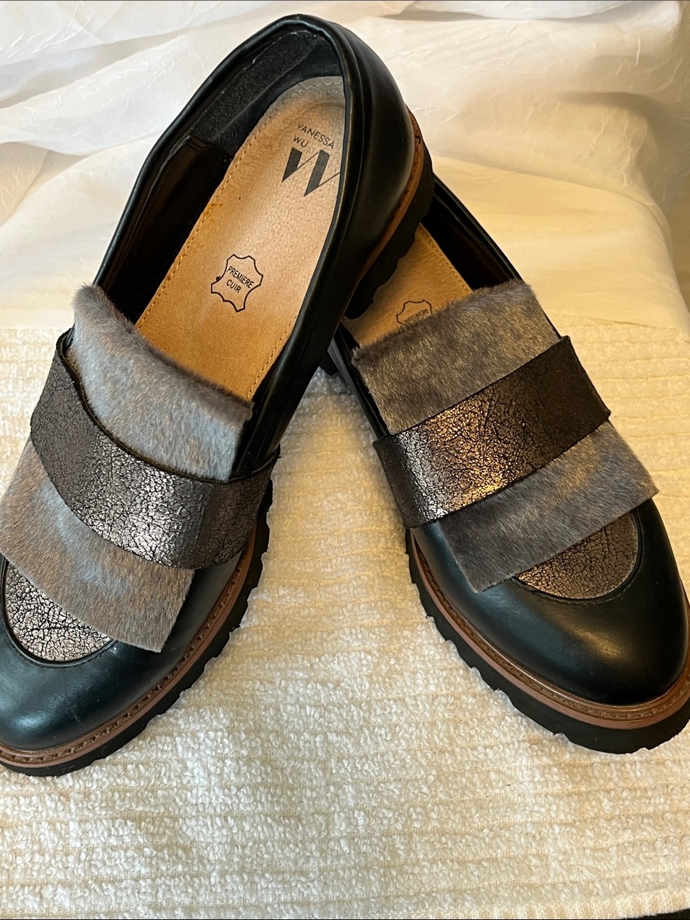 Vanessa Wu Black and Gray Women's Leather Loafers - Like new. Size 38/ 7.5